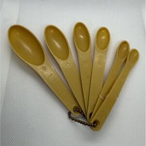 Vintage MCM Nylon Measuring Spoon Set 6 Snap-Together Yellow Nesting W/ Chain‎
